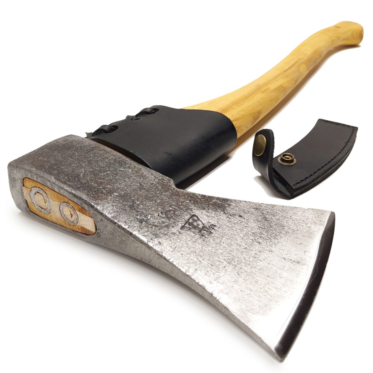 Hacha forestal 1 kg protección de cuero